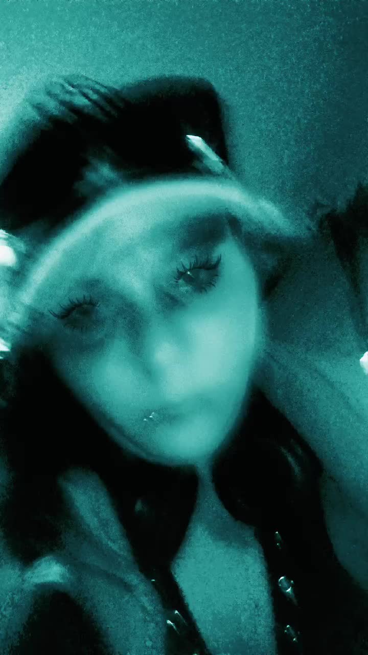 @coraholtorf
