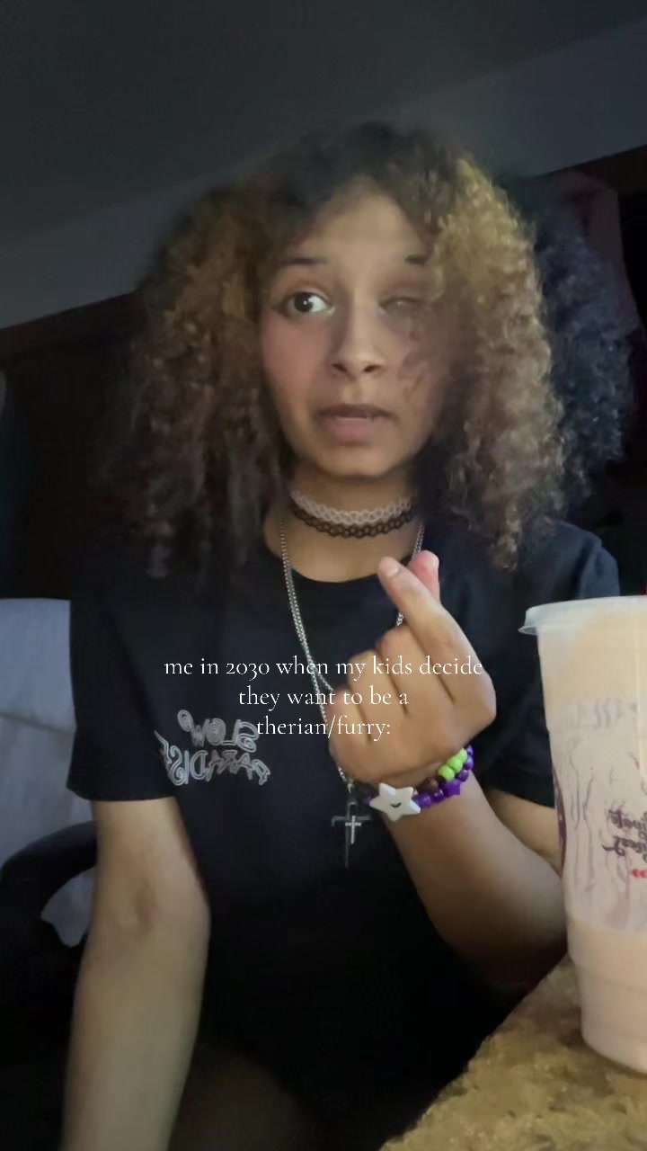 @moonie {vivi} ദ്ദി ˉ͈̀꒳ˉ͈́ )✧