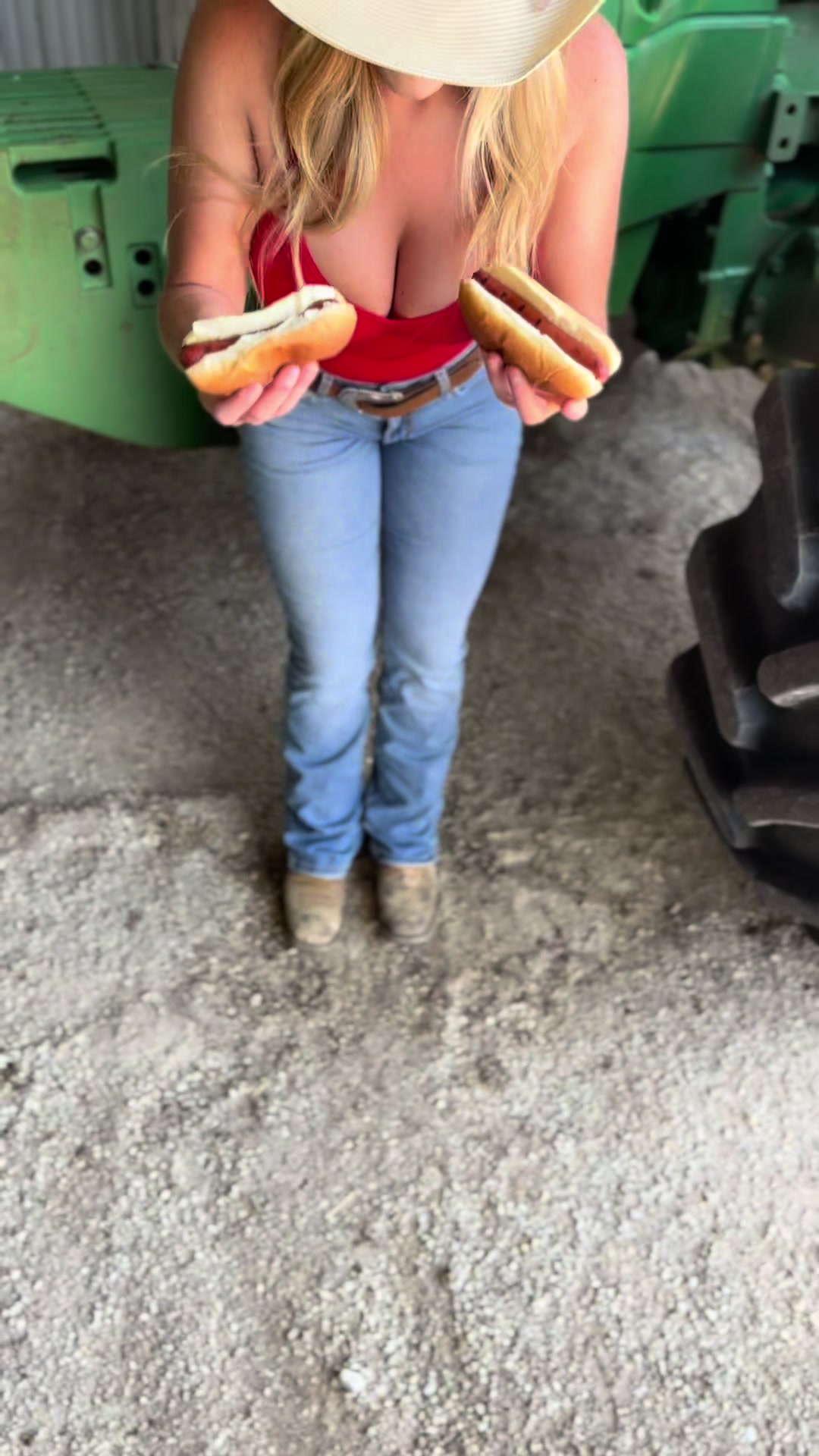 @Farmerbarbieali