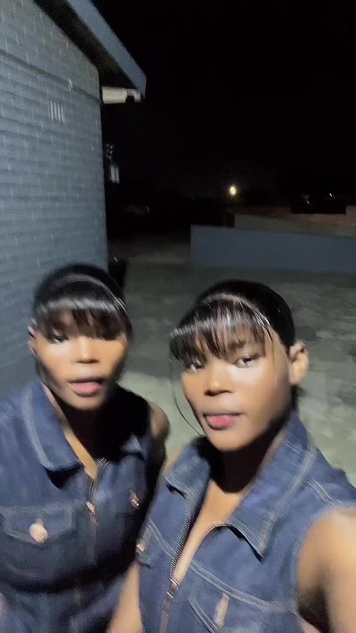 @Virginia & Viggy 👯♀️lip