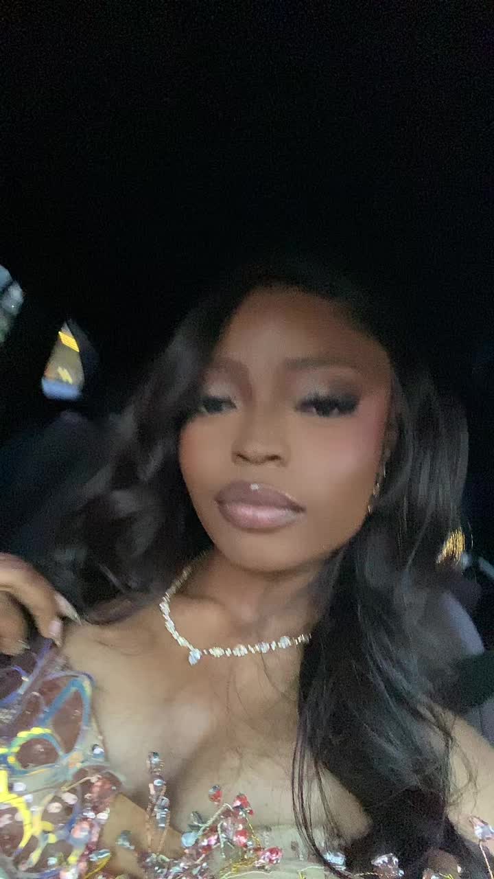 @👸🏽