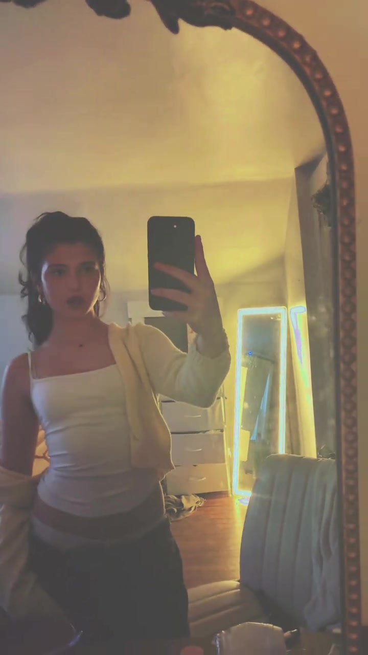 @Bella🪽