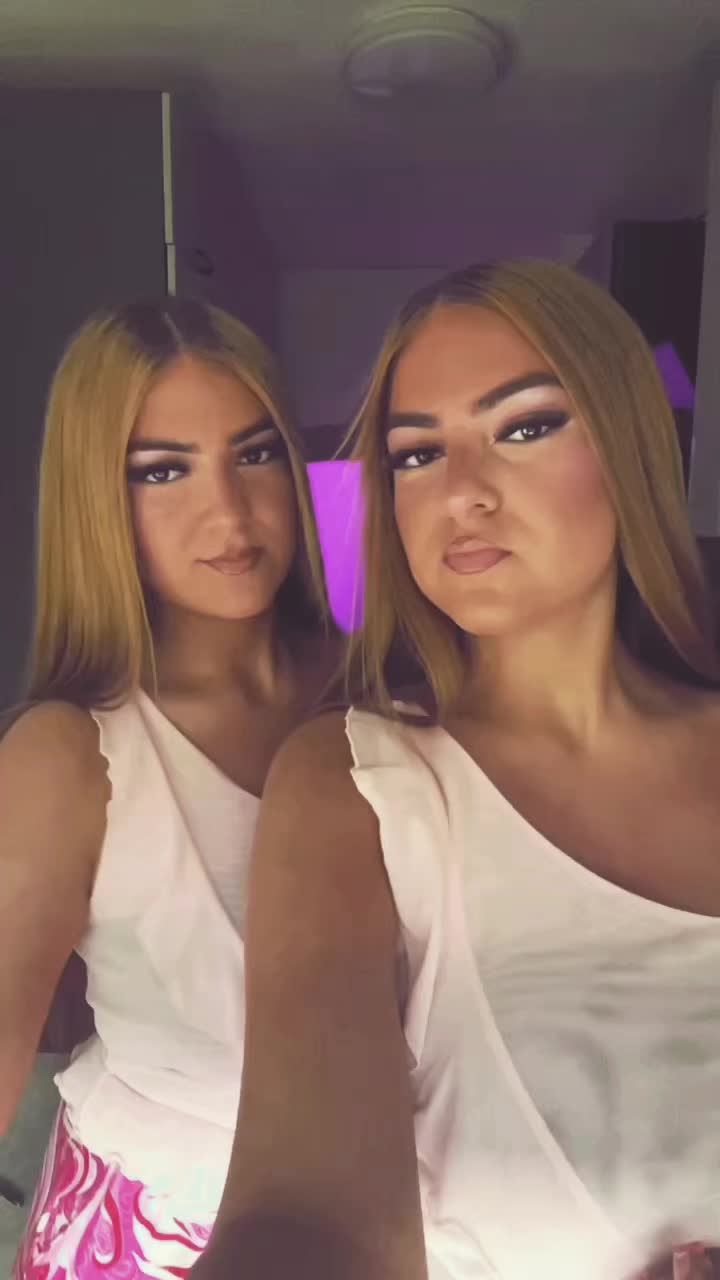 @Twinsss👯&zwj;♀️