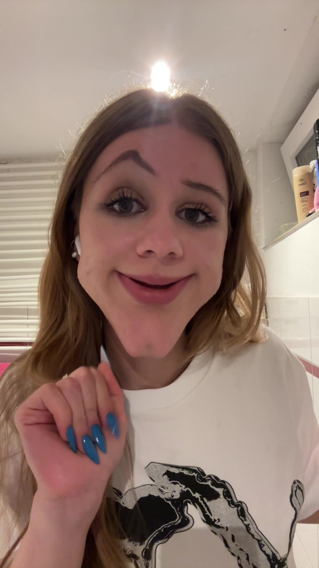 @iknowviktoriasecret