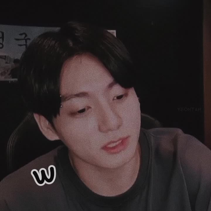@𝑮𝒐𝒍𝒅𝒆𝒏 𝑱𝒌 ☆