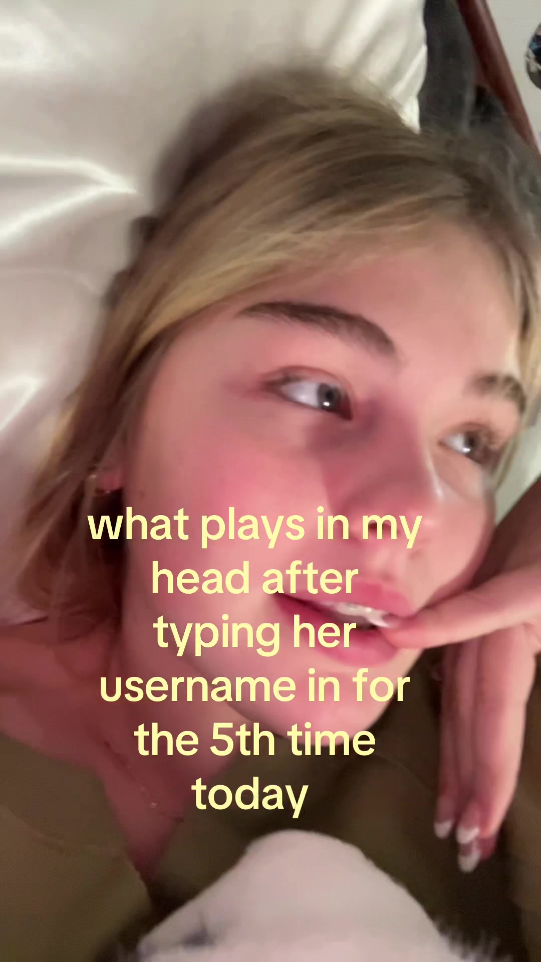@🫥