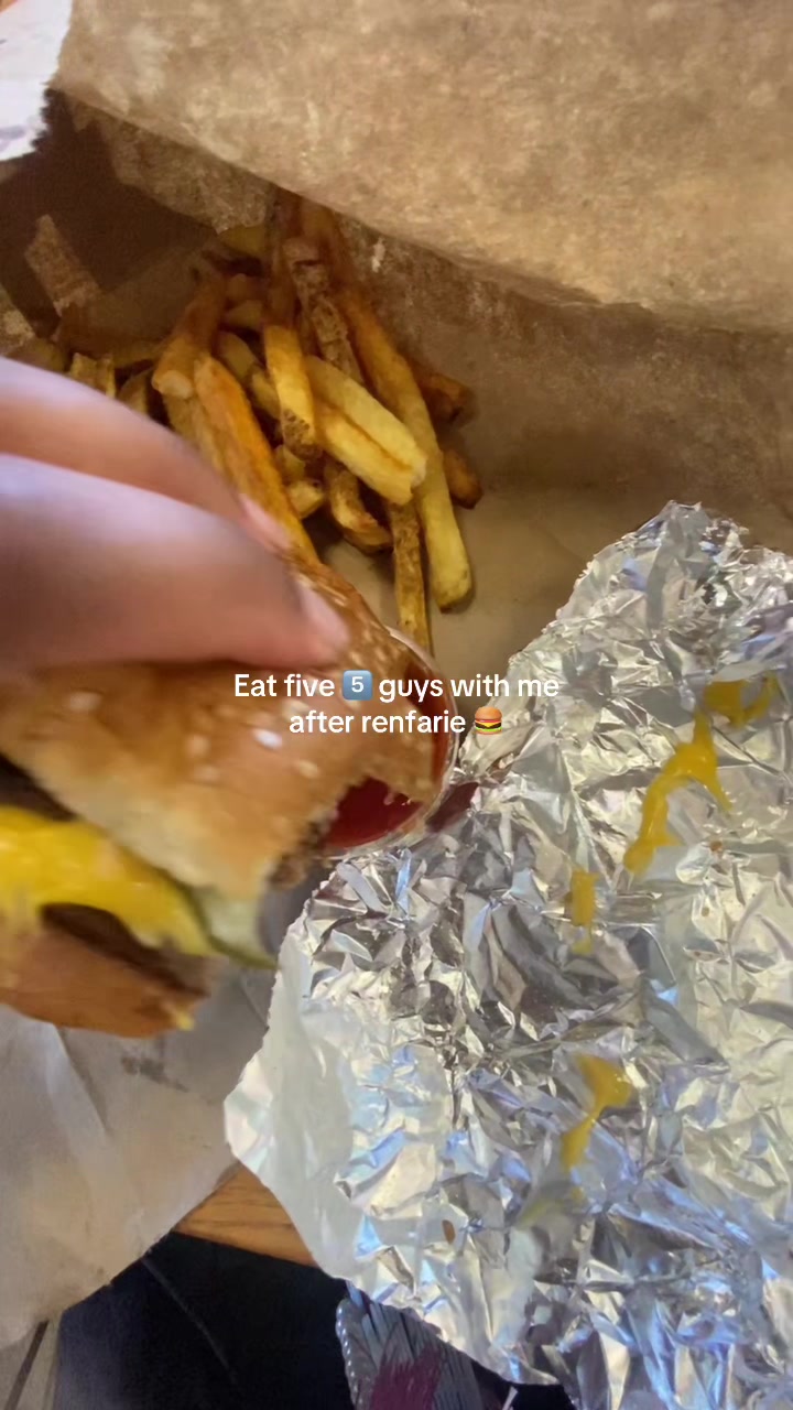 @LeonnaMarie ᥫ᭡