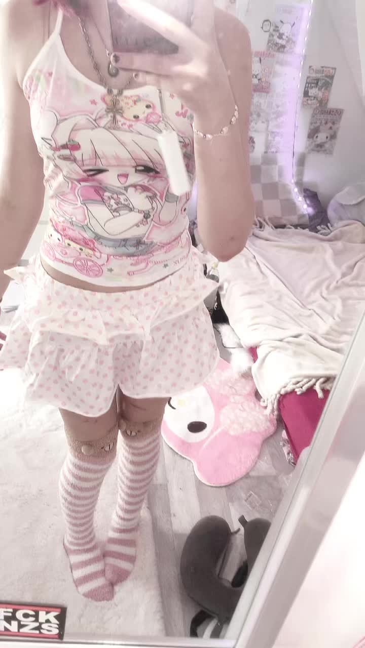 @𝐌𝐢𝐧𝐚~ (*´-`)