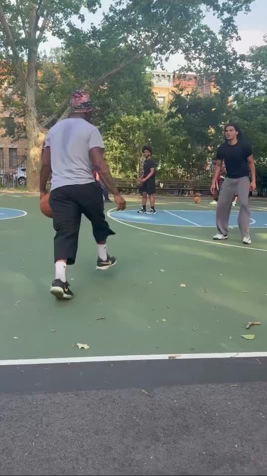 @_mannynextdoor