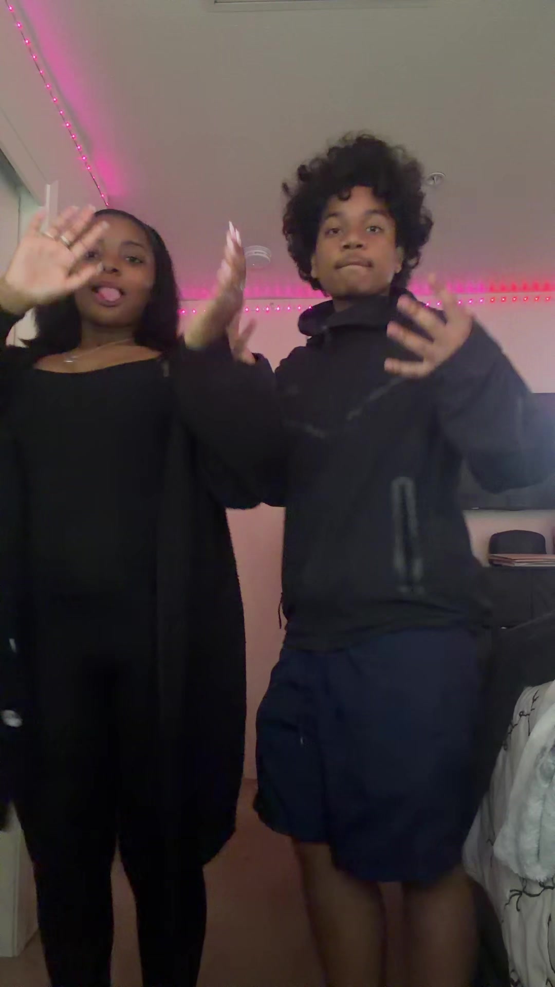 @maishanaamon