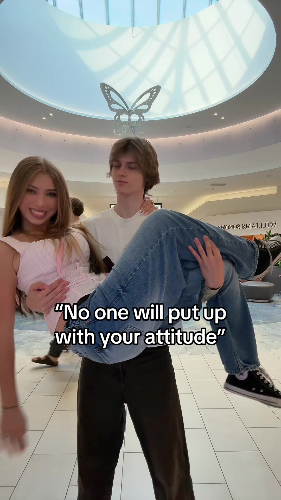 @Nayeli ✝️