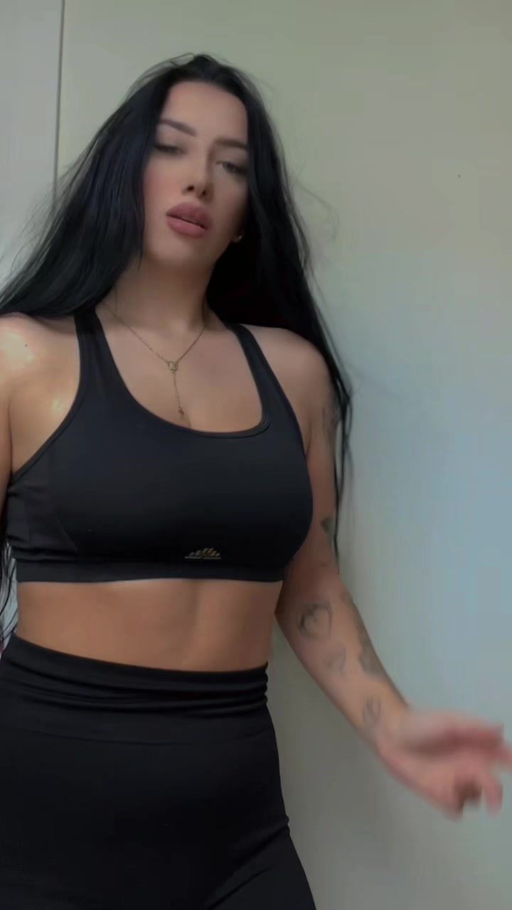 @C L A U D I A ๐