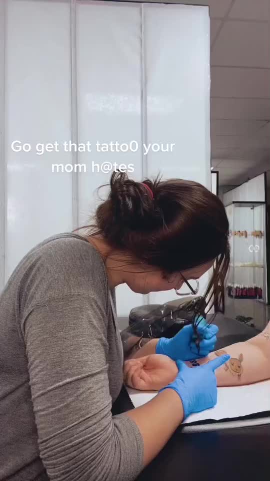 @Kat, Tattooer/Creator🖤✨🌿
