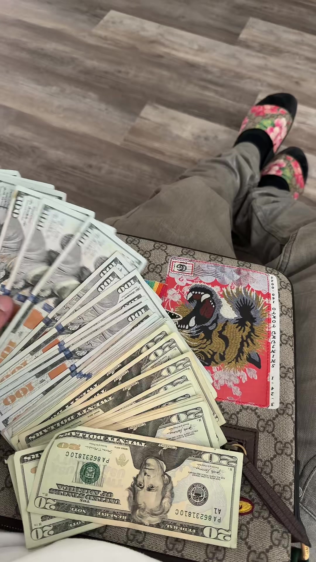 @🦇