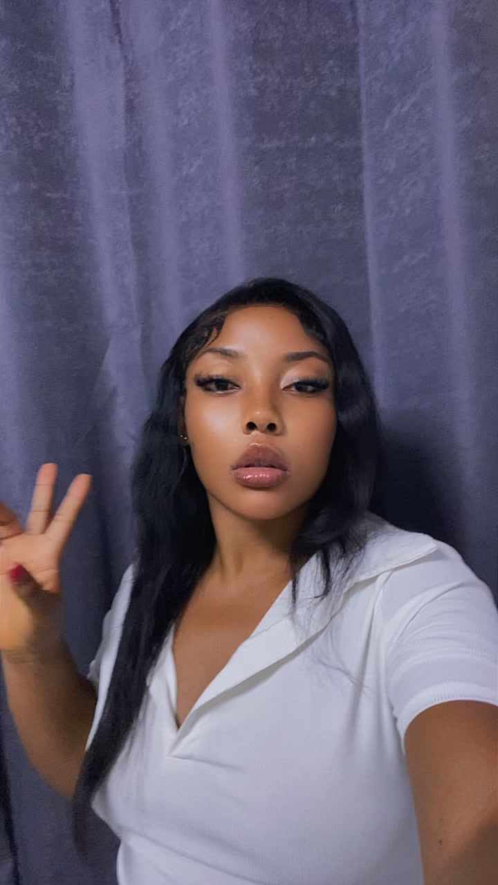 @Dee 💞