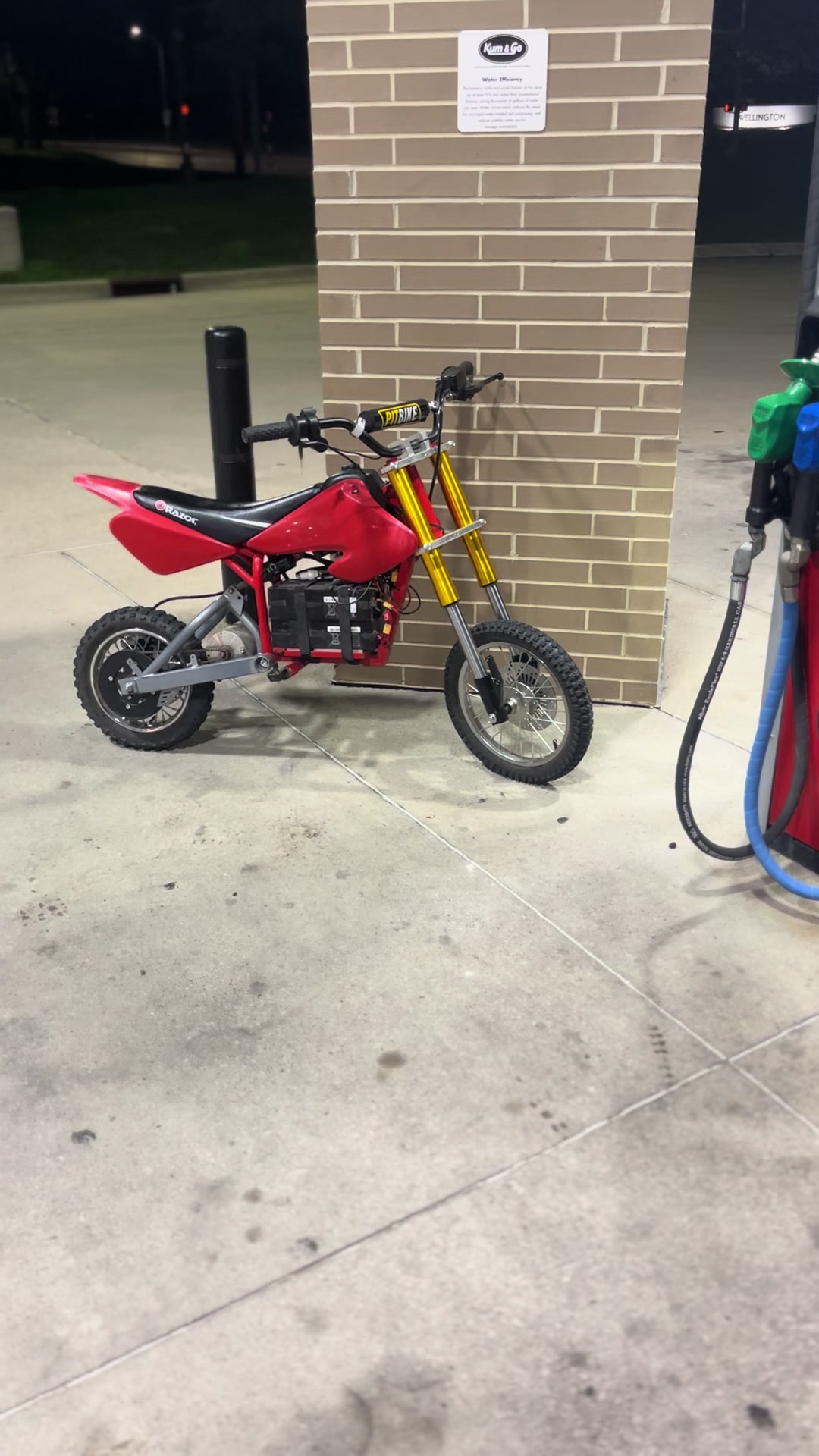 @rzr.max.