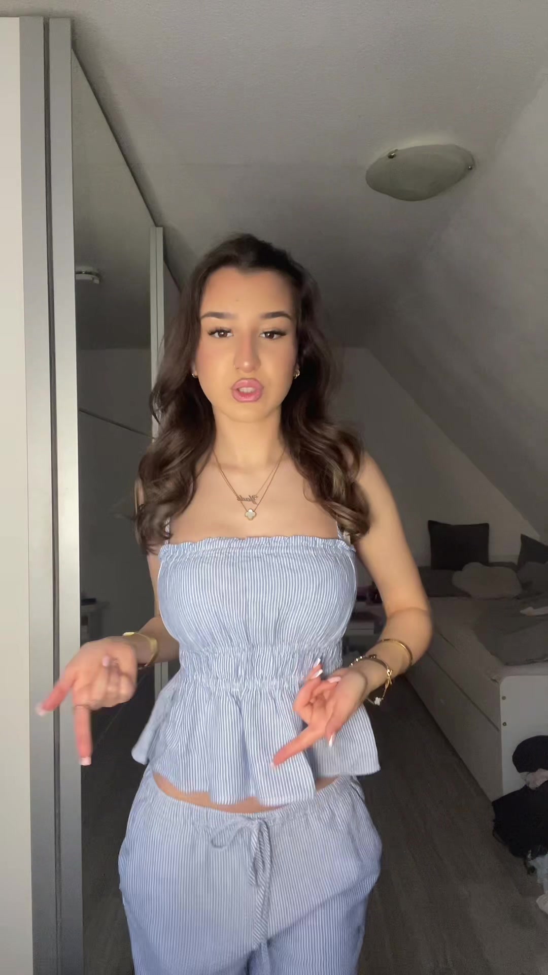 @y‘