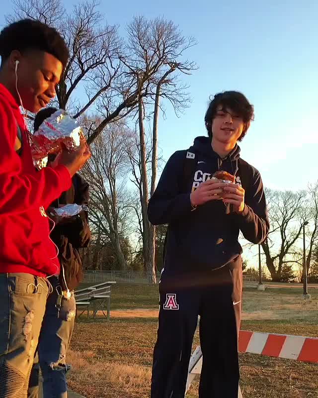 @TR🏚P PL🍔TTER