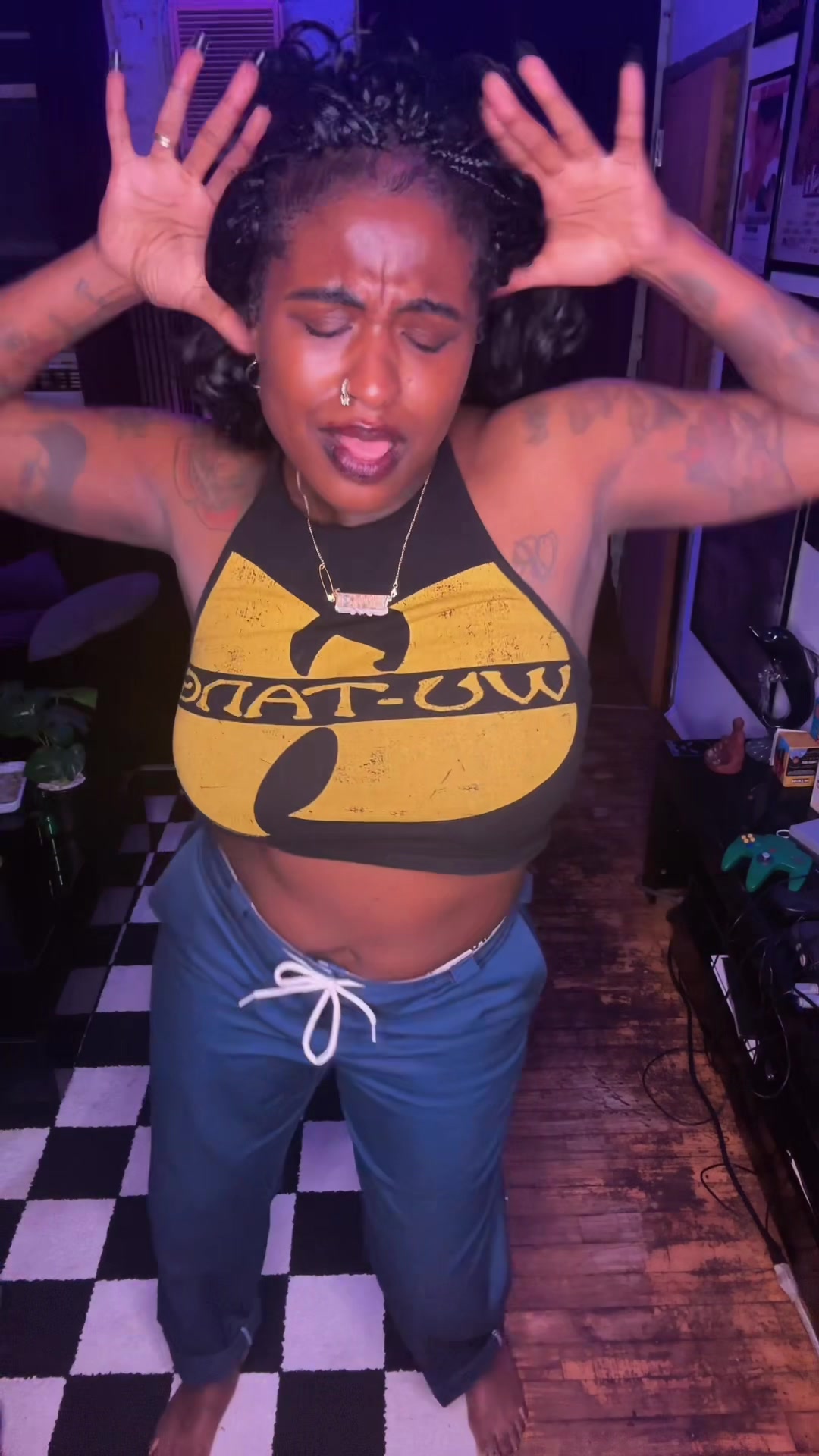 @VanityZo