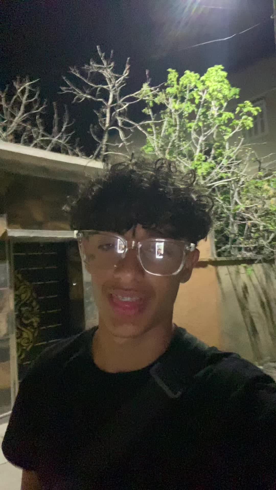 @🤠