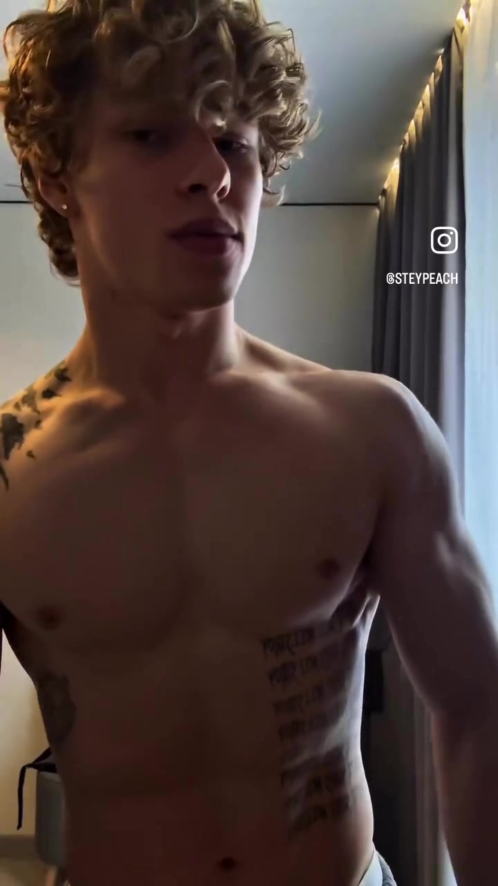 @GayMomentsTiktok