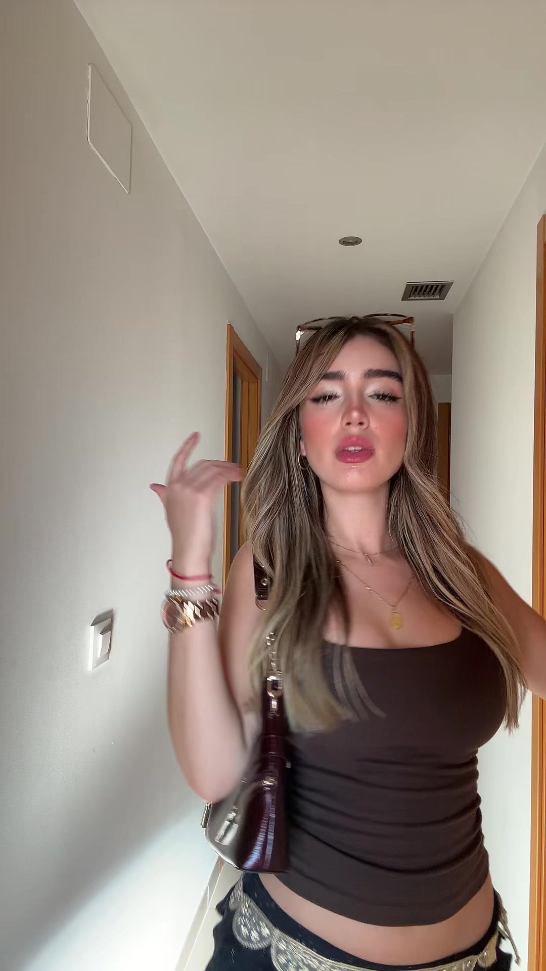 @nicoleegiz