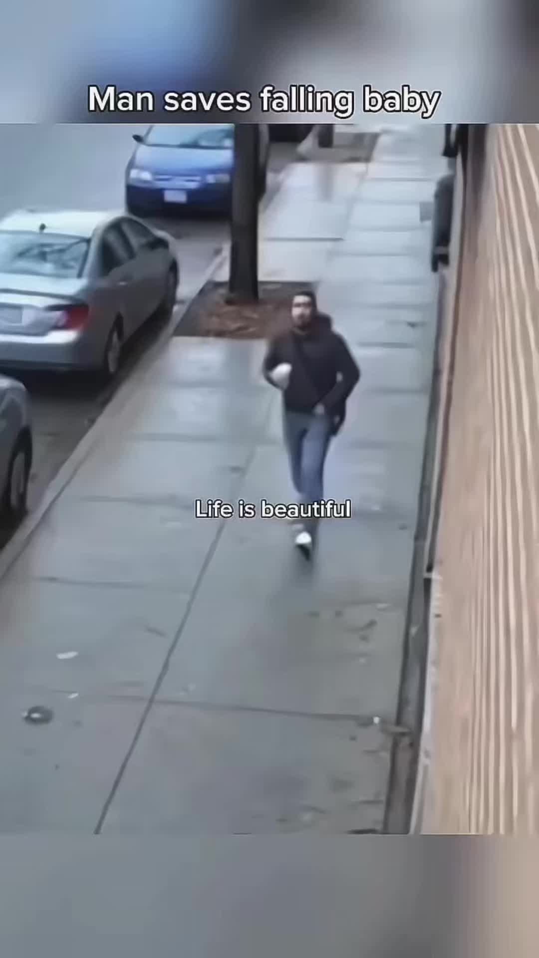 @ツ