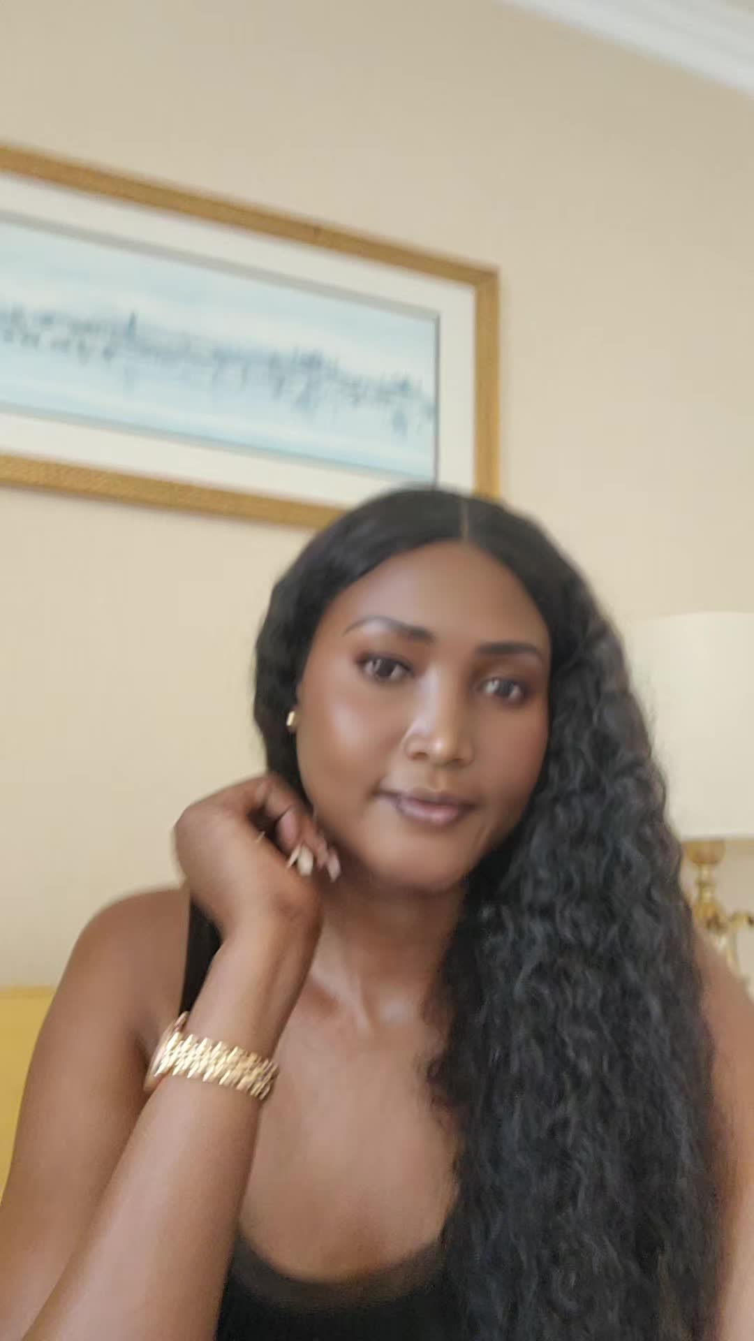 @QueenAheu