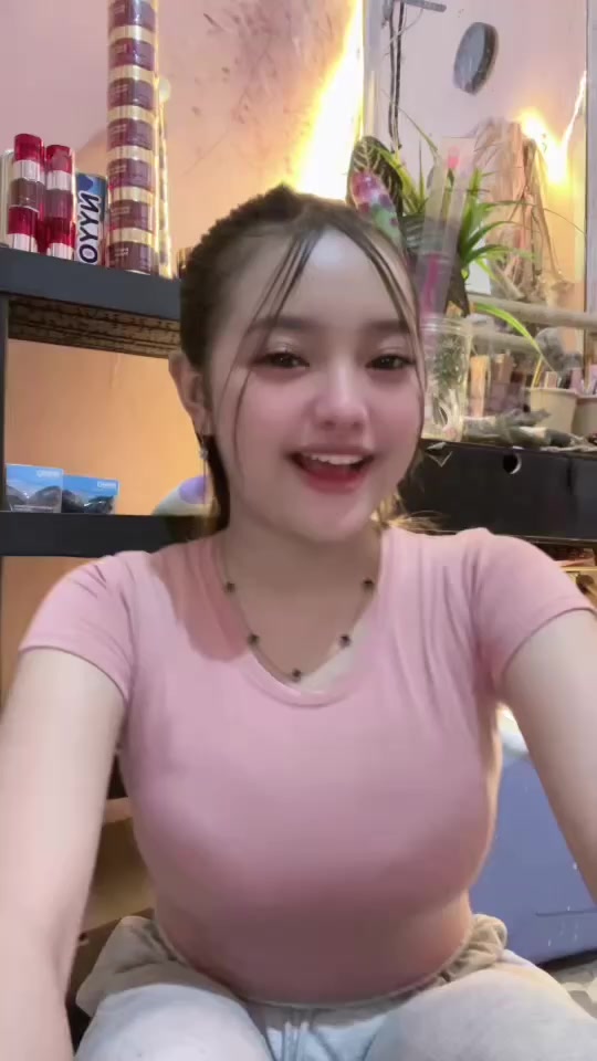 @nvraaurliaa
