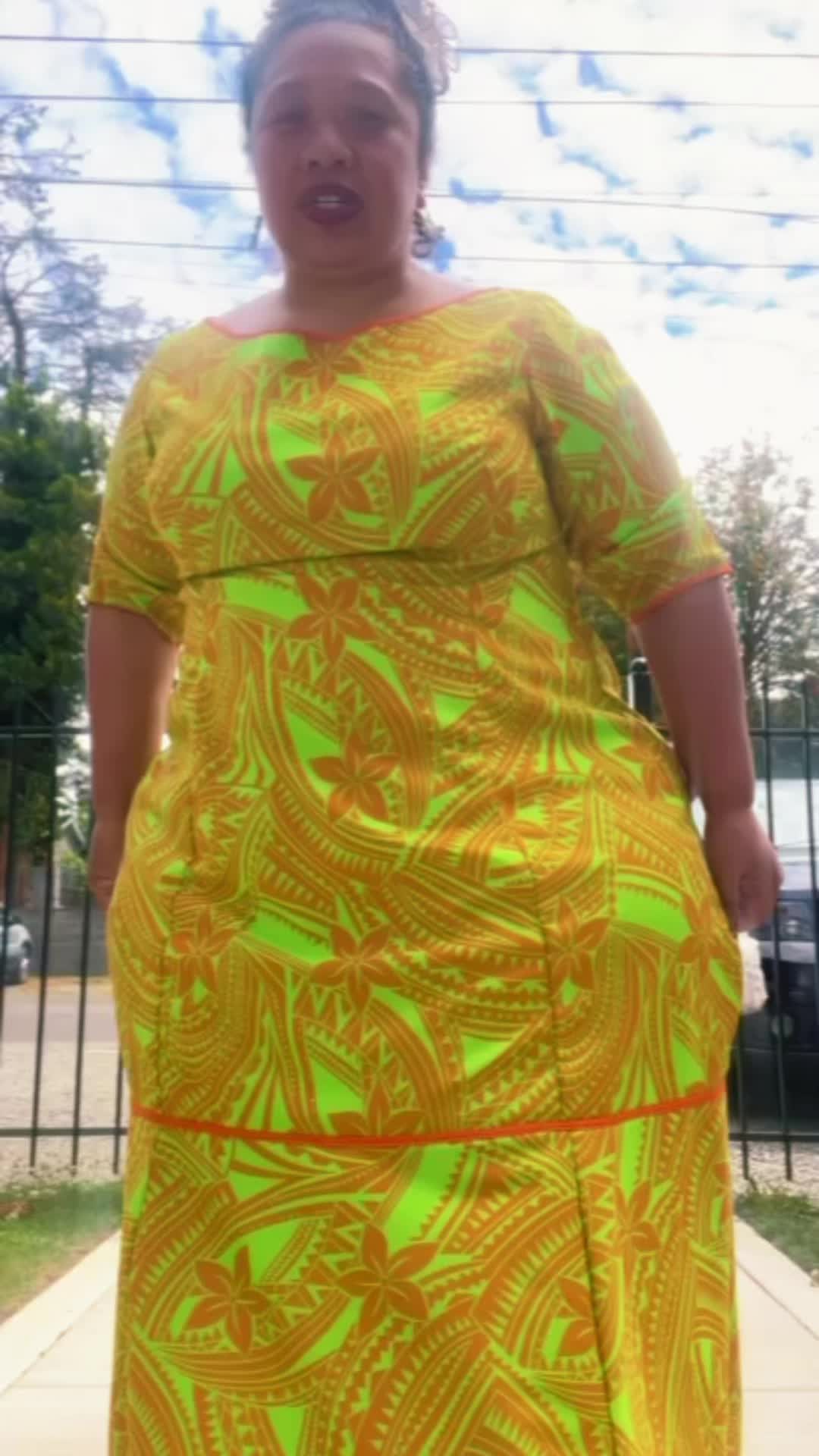 @__colossal_curvez__