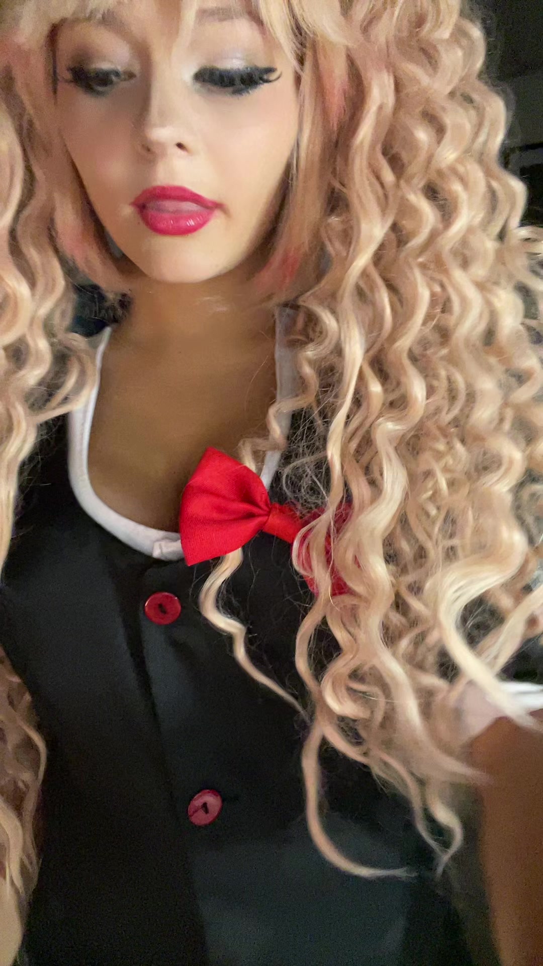 @_axhley_