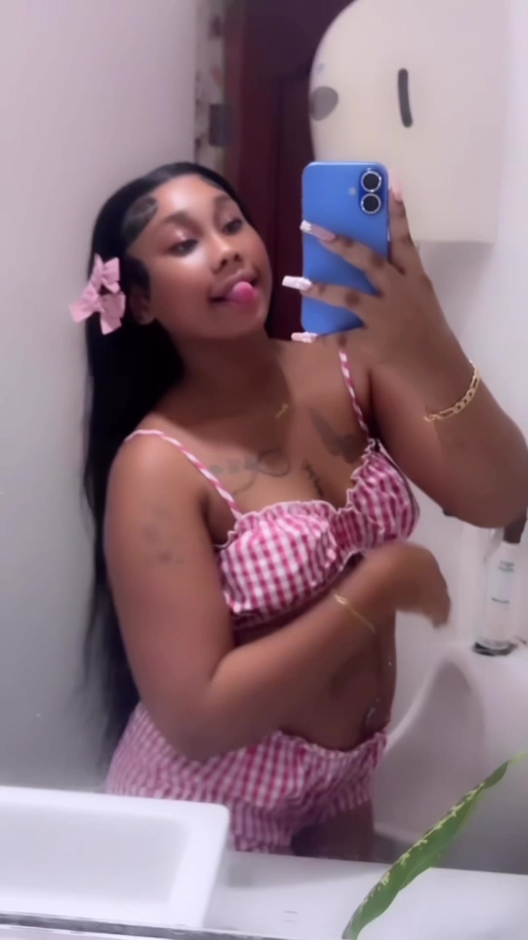 @F I O N A 🌸🩷