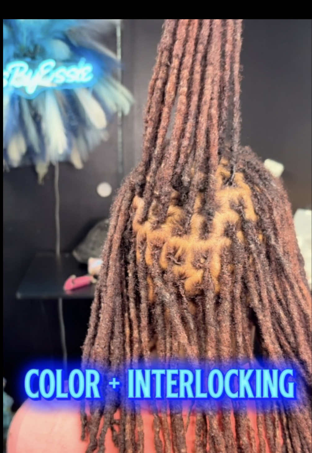 @locsbyessie