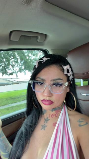 @pinkybaddazz