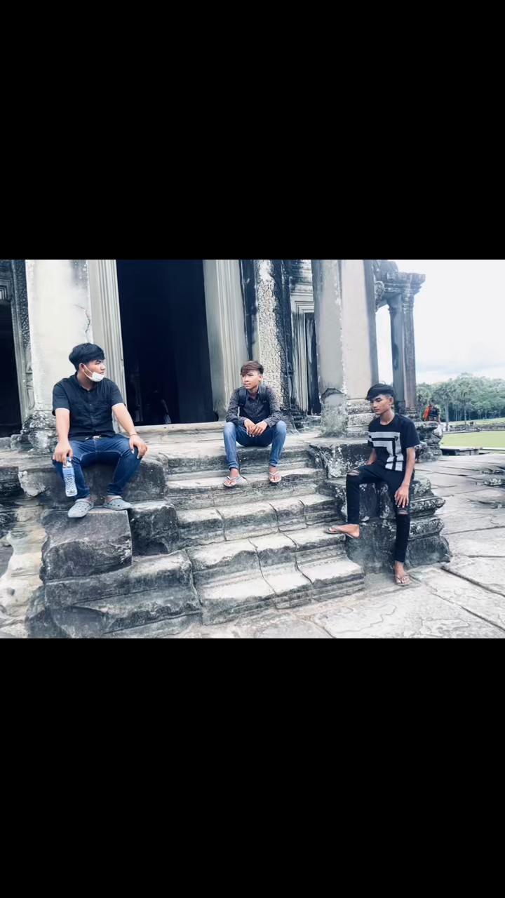 @សុឡាត់ ក្បាល់ខូច🙄