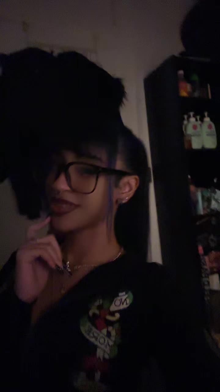 @🧛🏼♀️