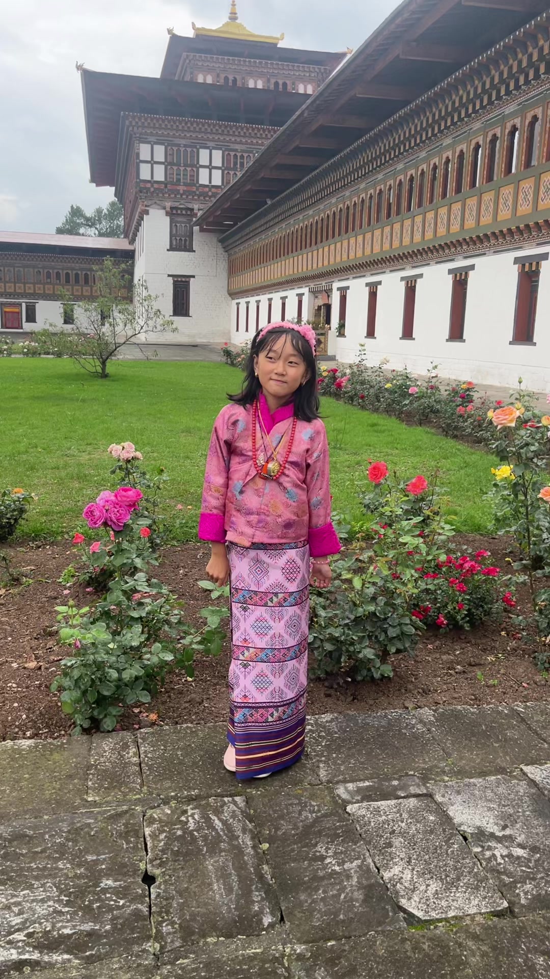 @ཝང་བཟངམོ་བསོད་ནམས་བུ་ཁྲིད།