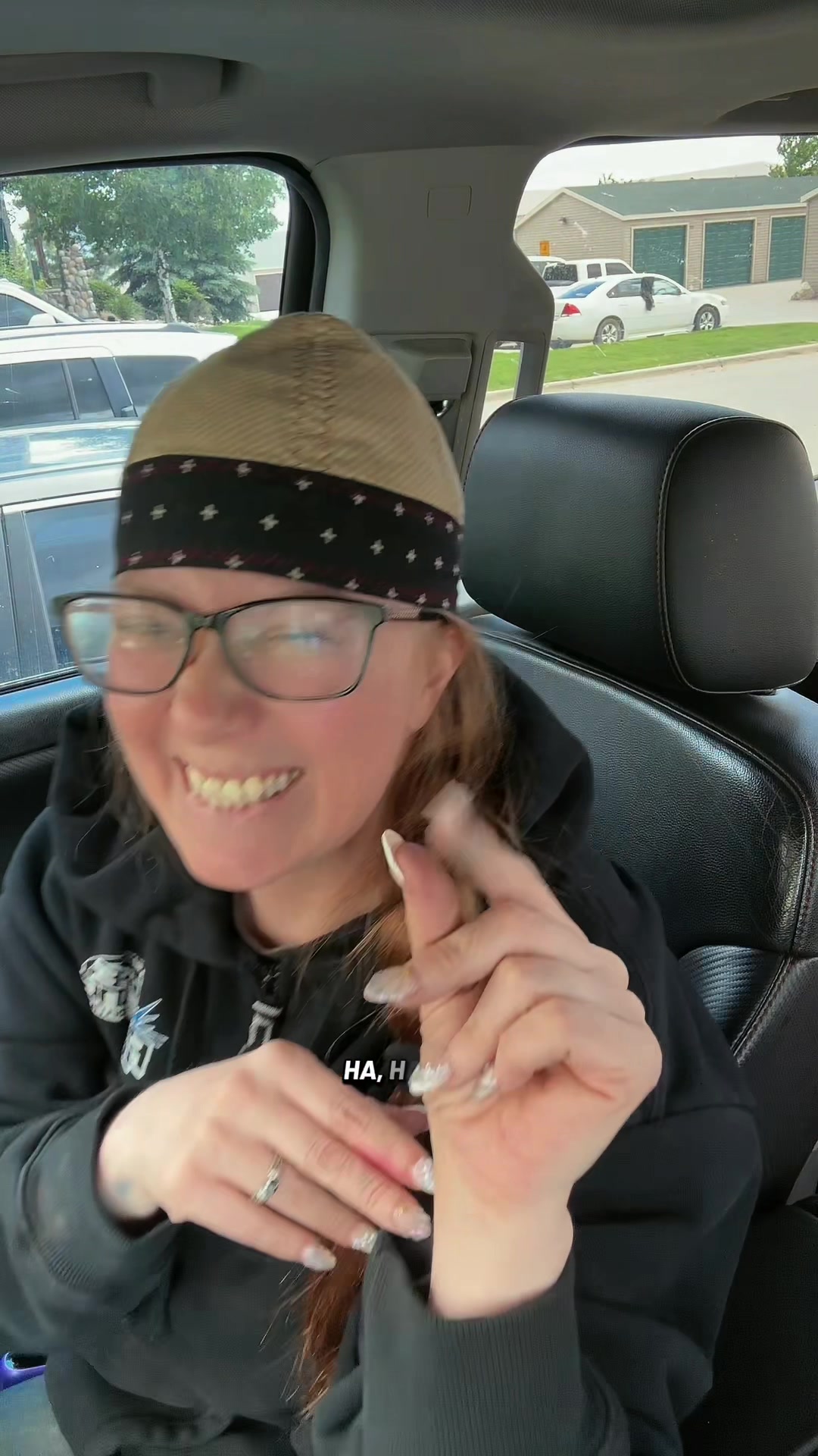 @stephaniethasmudger