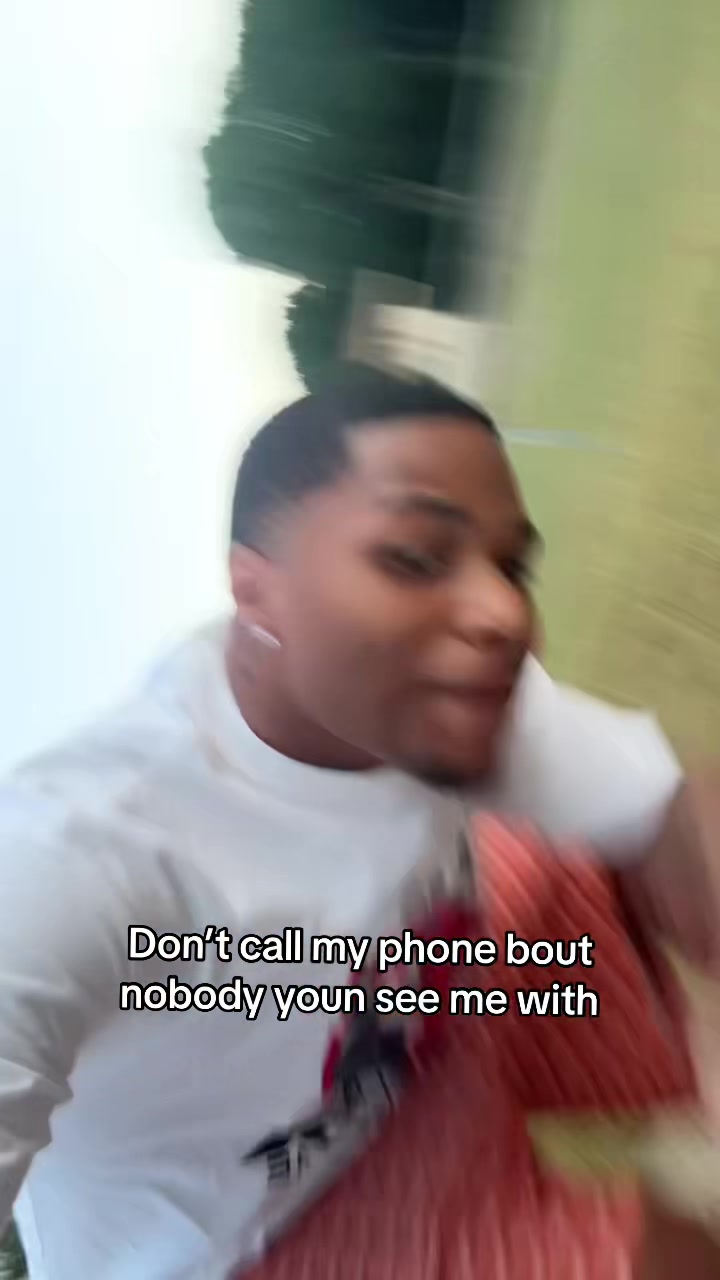 @_deewho