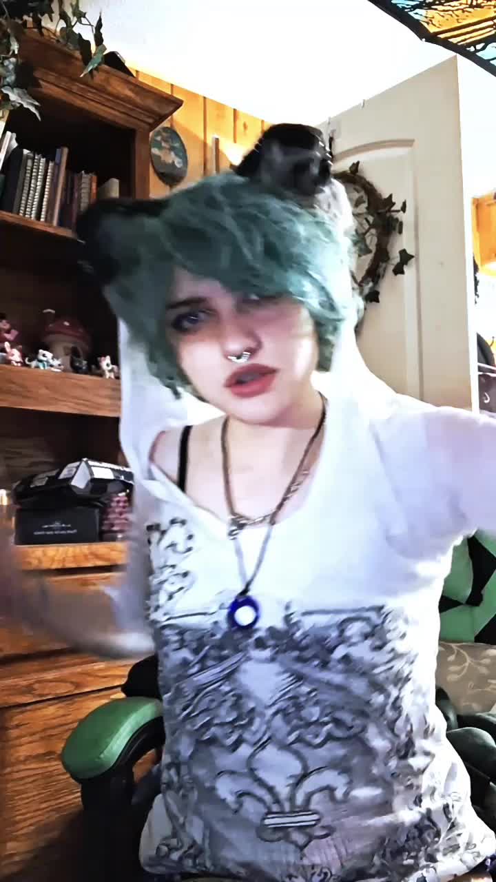 @fangedfaery