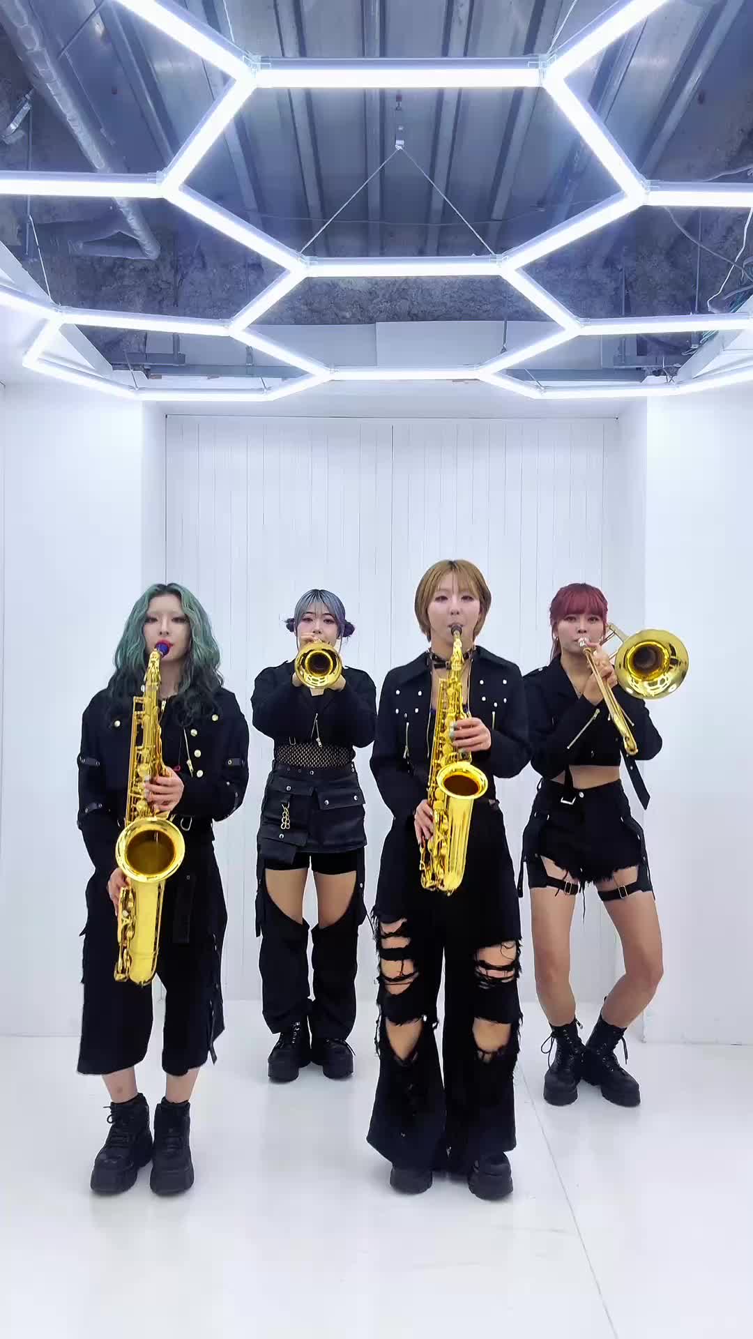 @MOS