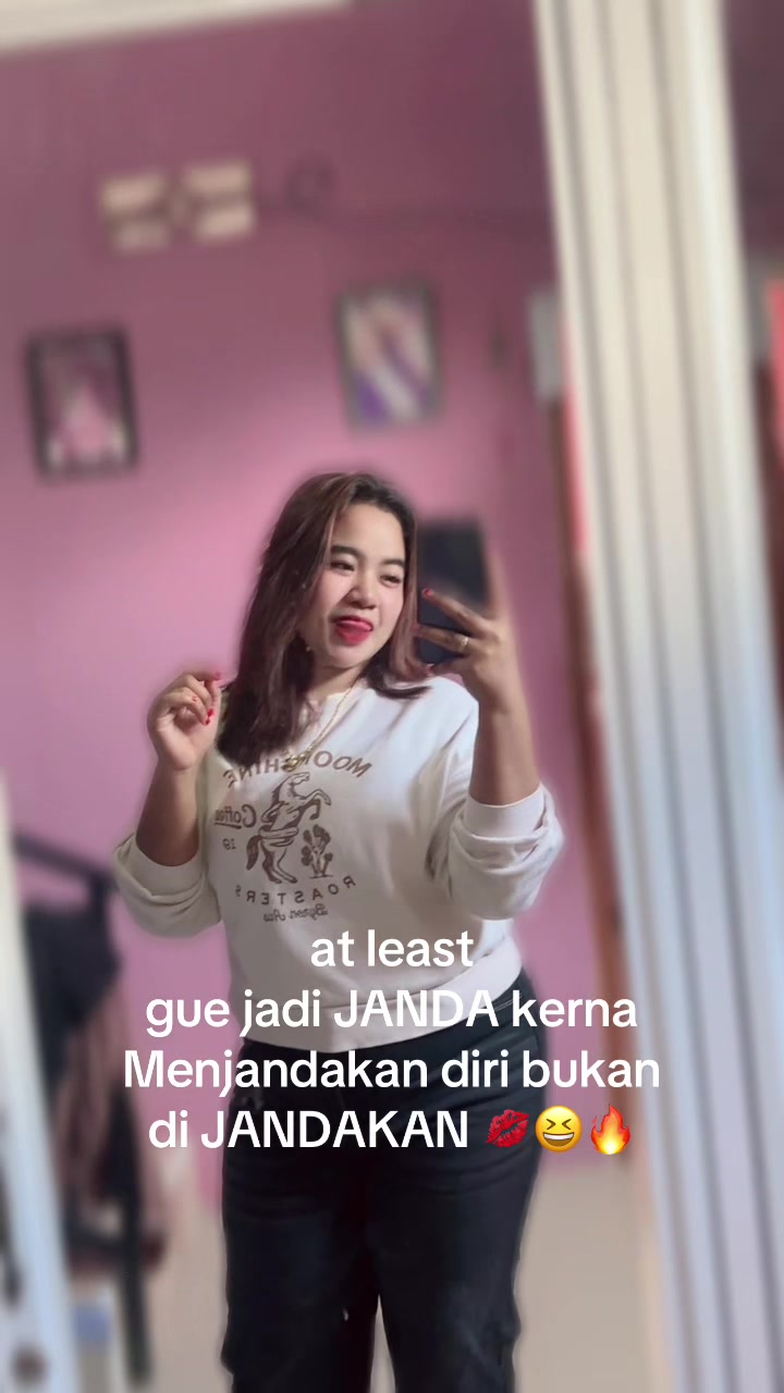 @eliyana 💜💋