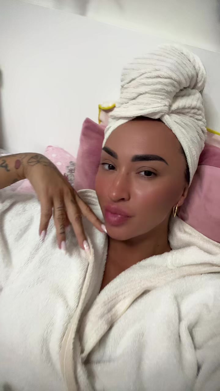 @🦋Nicoleta 🇷🇴