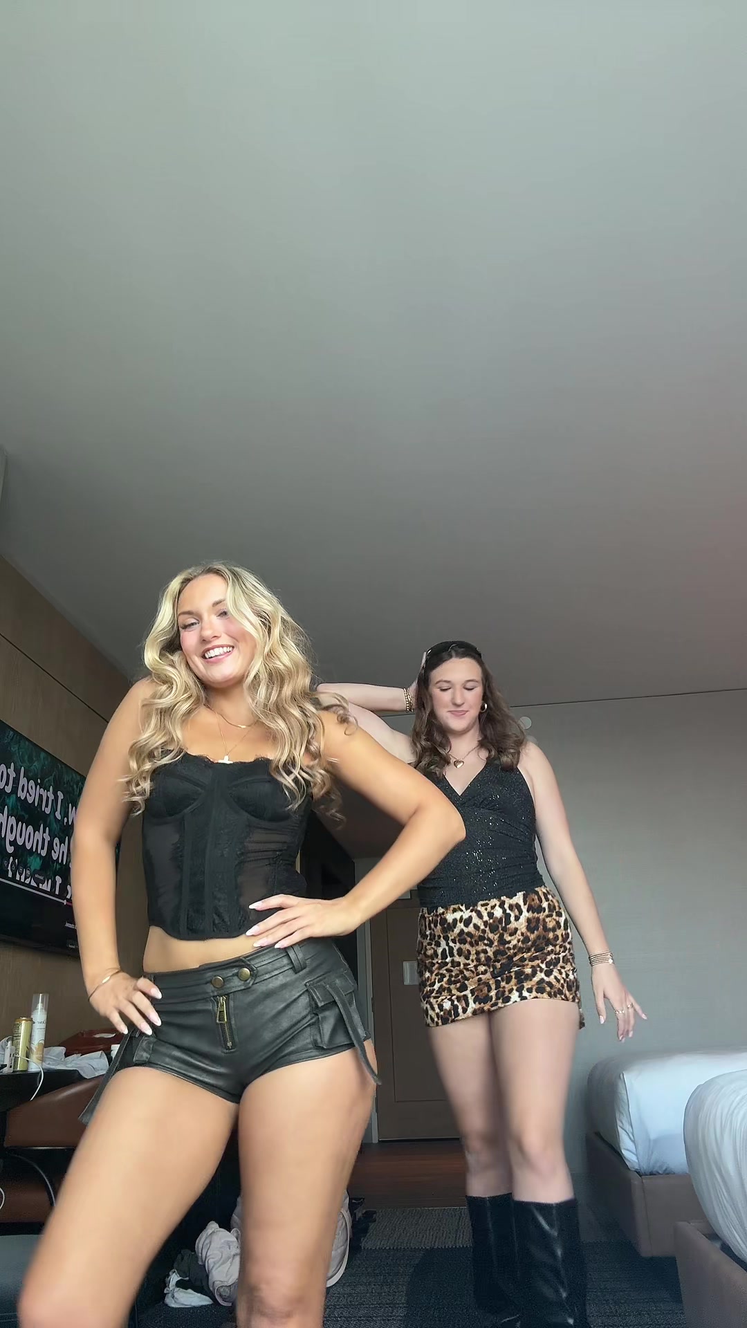 @hannahlybrand