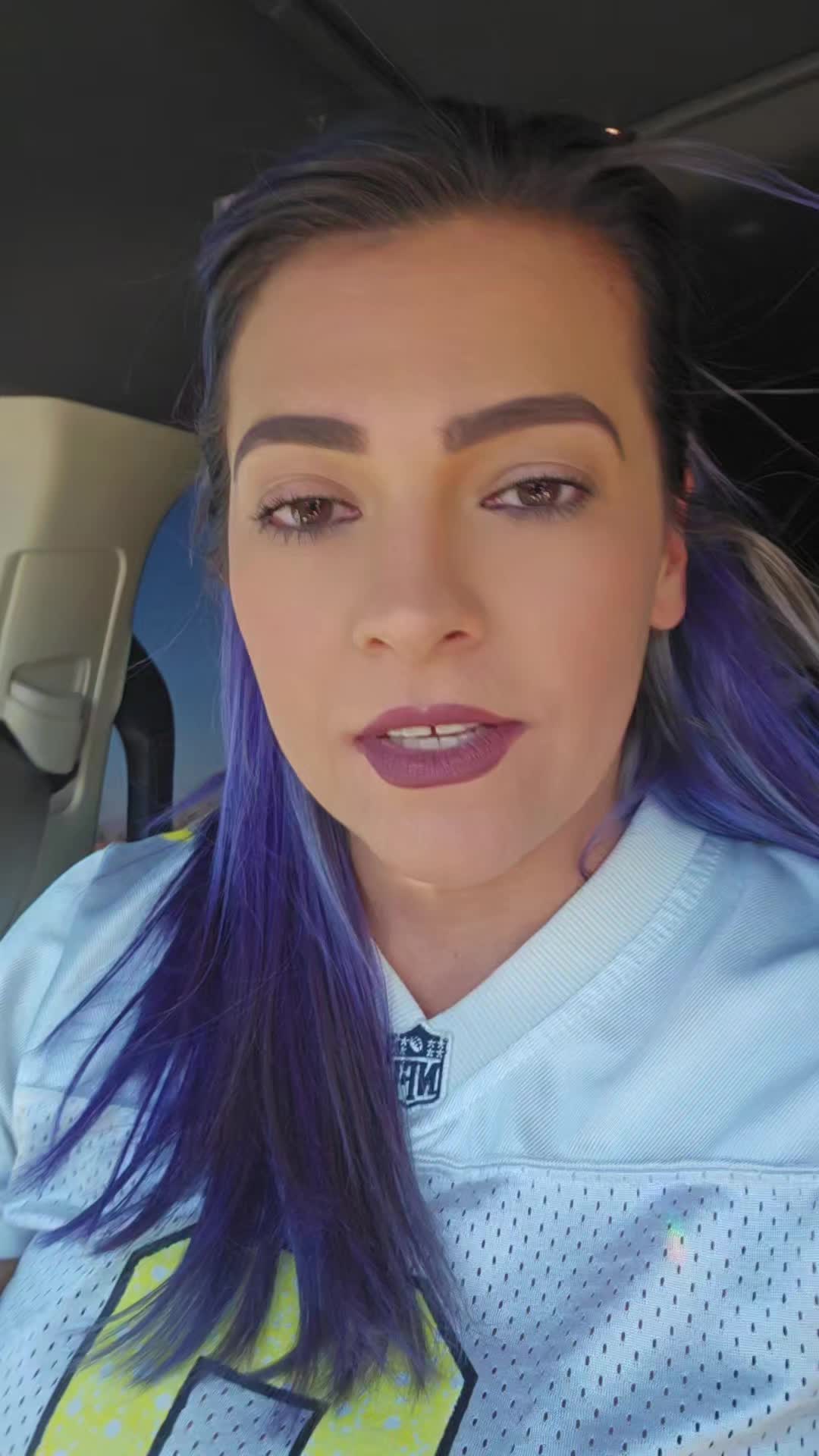 @BlueHairBabe💙
