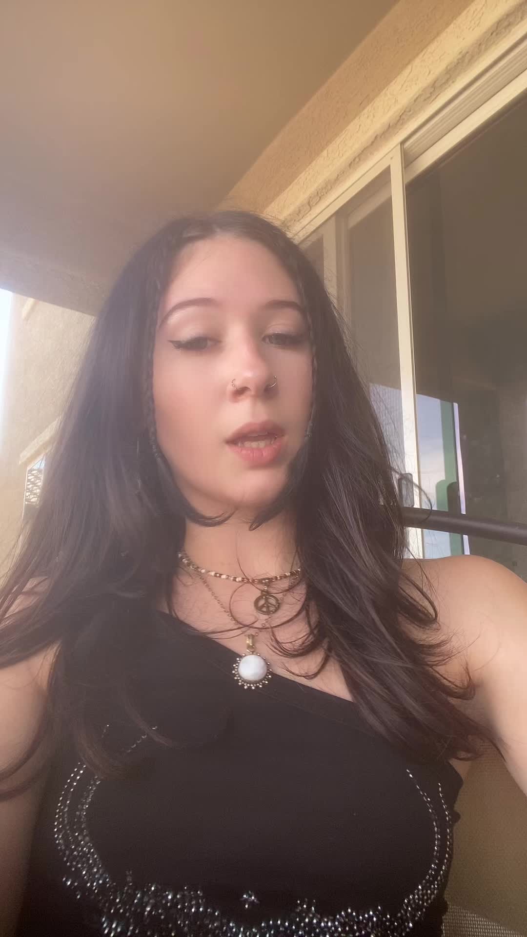 @Trapqueenlivss