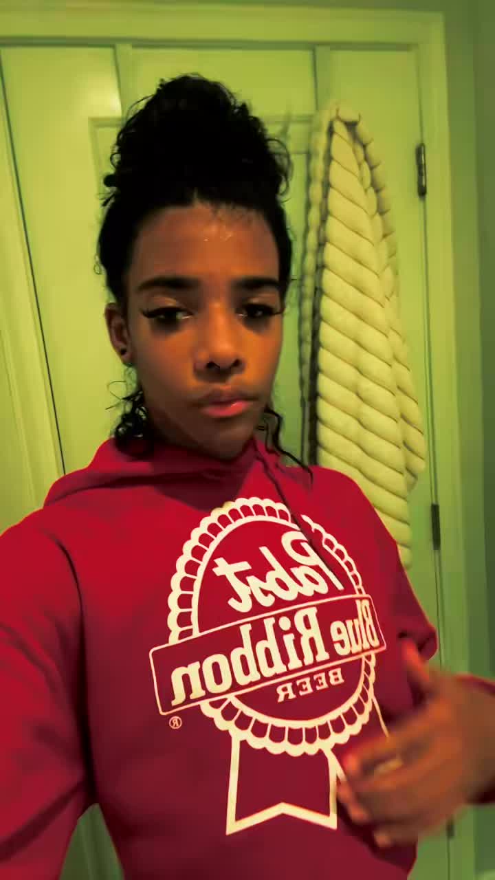 @👾✌🏿It’s_kaylaaaa✌🏿👾