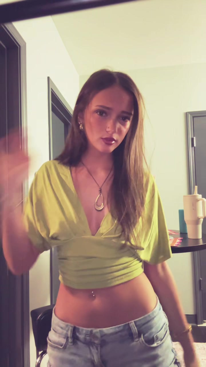 @viaslygirl85