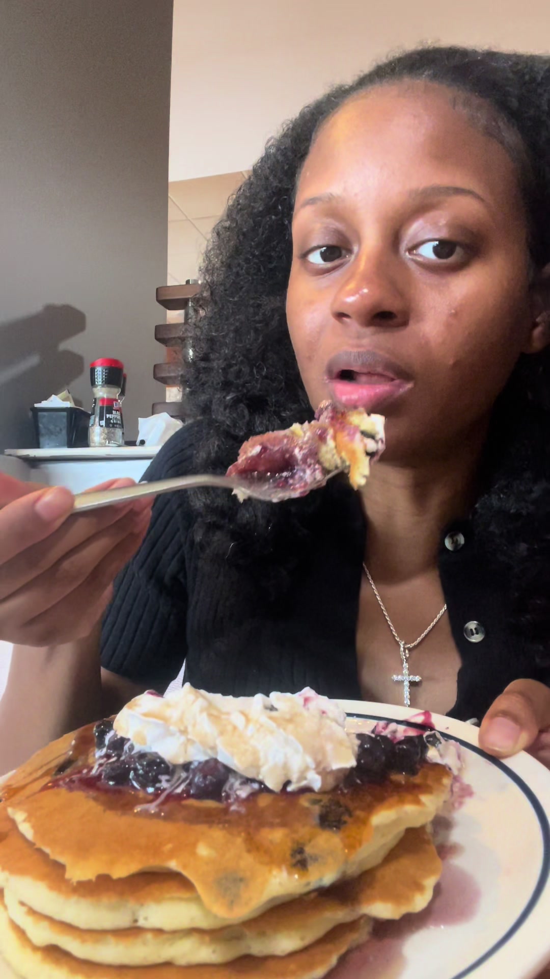 @ASMR EATS WITH NEESH 💋