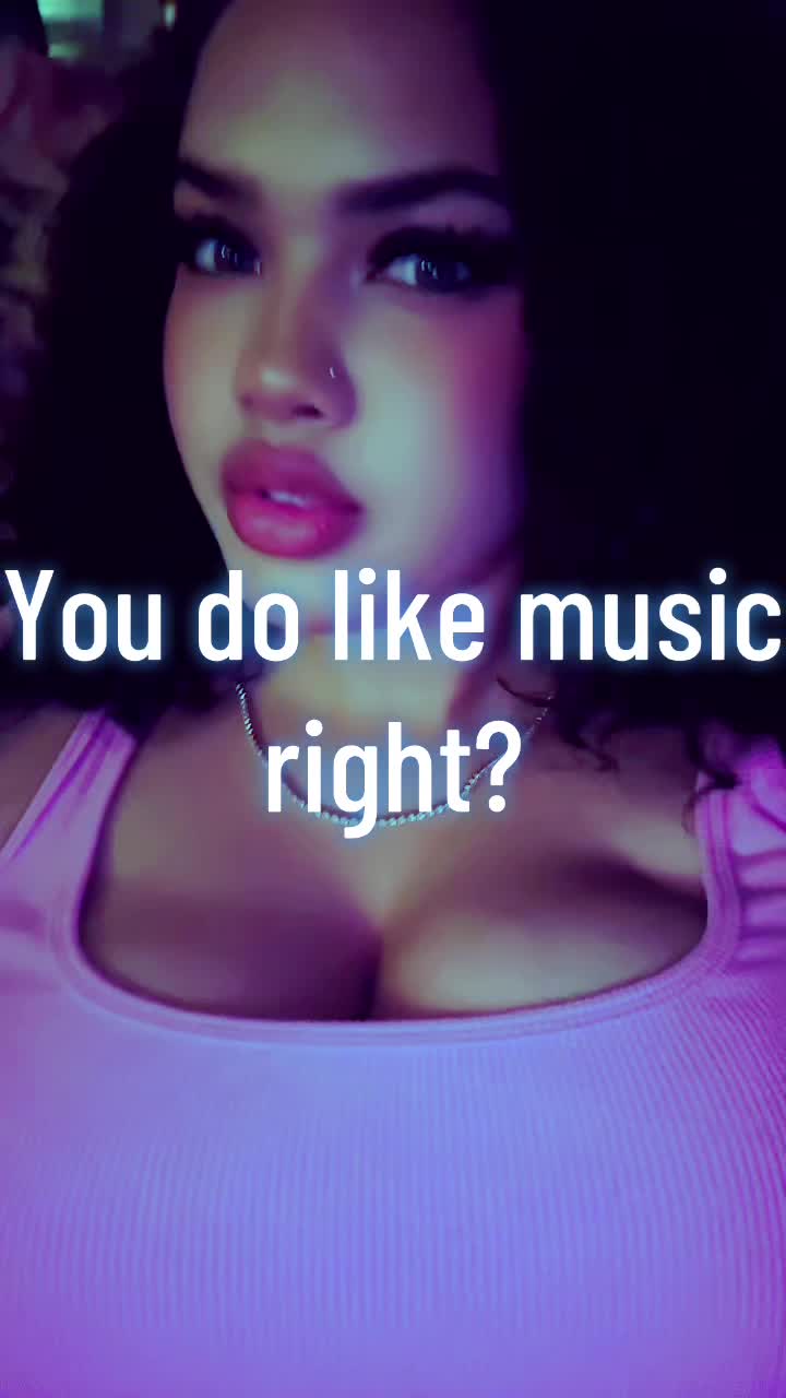 @Bella